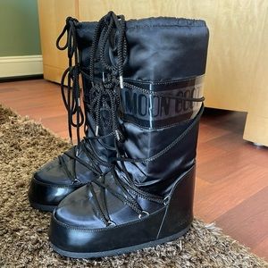 MOON BOOT- ICON GLANCE BLACK SATIN
